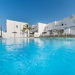 Lujoso Con Jardin Privado A 300 Metros De La Playa