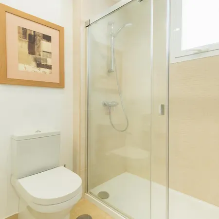 Lujoso Con Jardin Privado A 300 Metros De La Playa