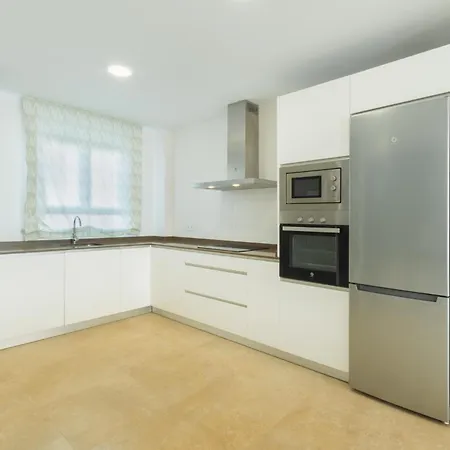 Будинок відпочинку Lujoso Con Jardin Privado A 300 Metros De La Playa Коніль-де-ла-Фронтера