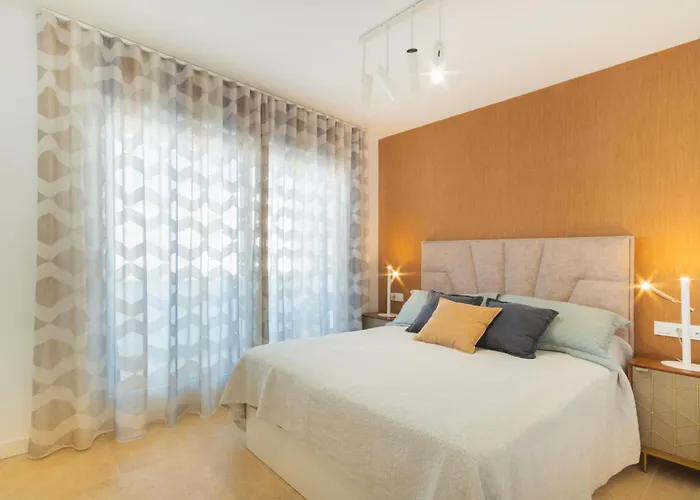 Lujoso Con Jardin Privado A 300 Metros De La Playa