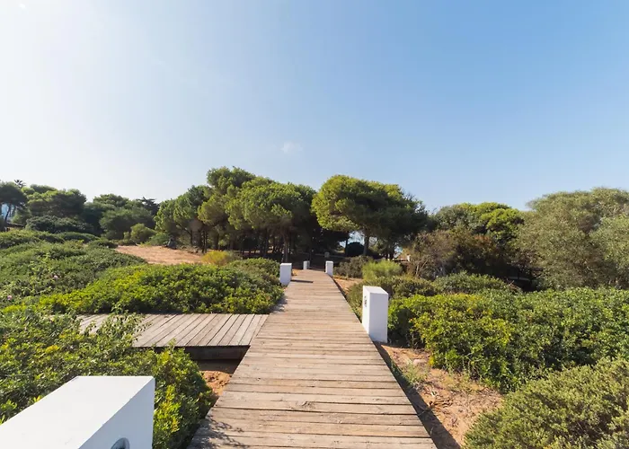 Lujoso Con Jardin Privado A 300 Metros De La Playa