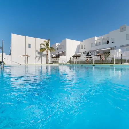 Lujoso Con Jardin Privado A 300 Metros De La Playa