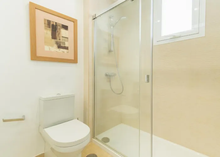 Lujoso Con Jardin Privado A 300 Metros De La Playa