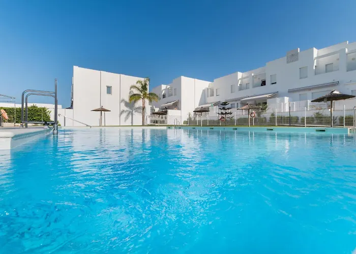 Lujoso Con Jardin Privado A 300 Metros De La Playa